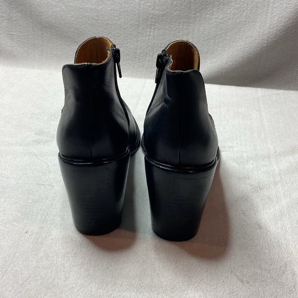 Bettye Muller black leather ankle bootie size 8 - Picture 2 of 7